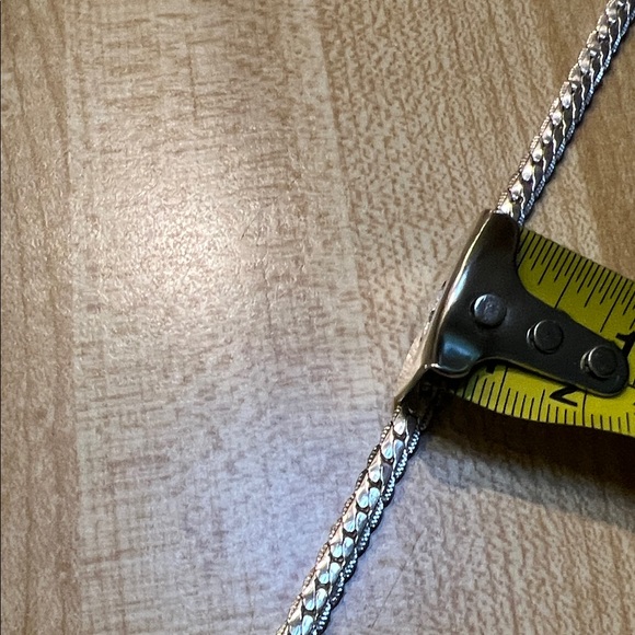 Elegant Silver Bracelet - Picture 6 of 6